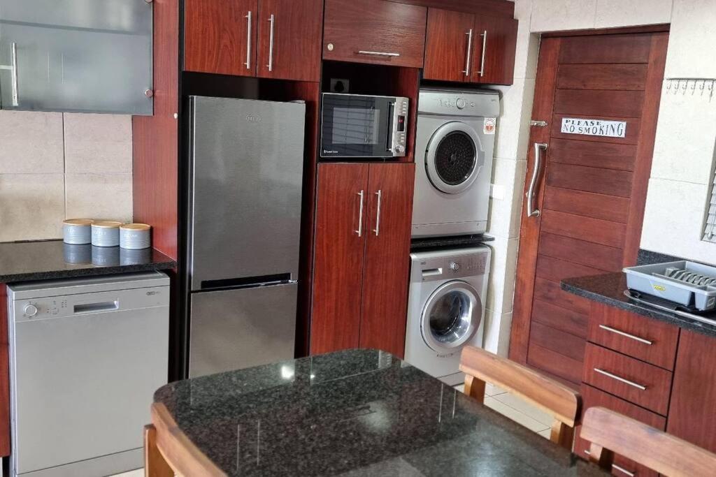 Apartamento Nautica 204 At The Bay Mossel Bay Exterior foto